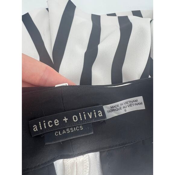 Alice + Olivia Vanda Striped Belted Shorts - Picture 8 of 12